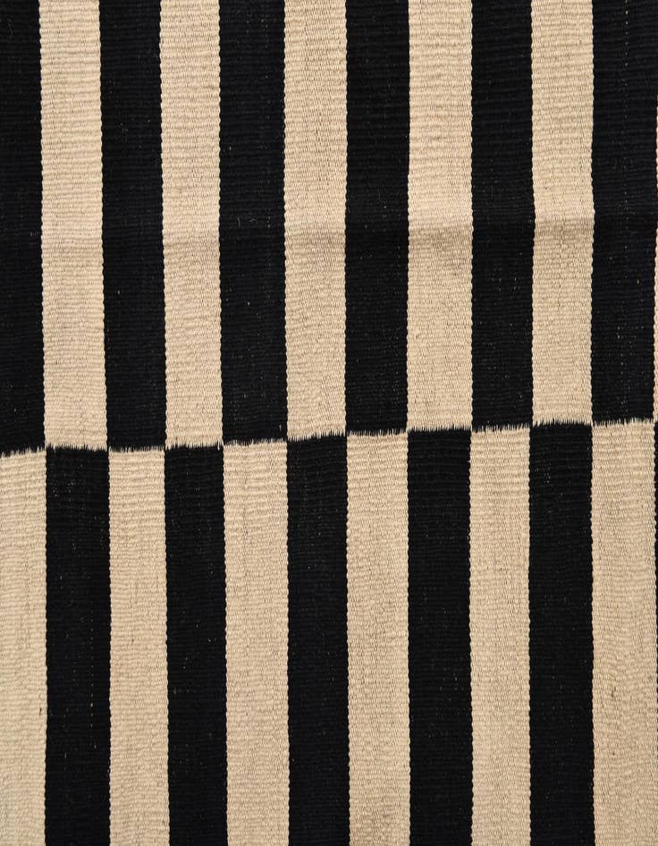 Detail image of 6' 8 x 9' 9  Hand Woven Kilim Modern Wool Rug