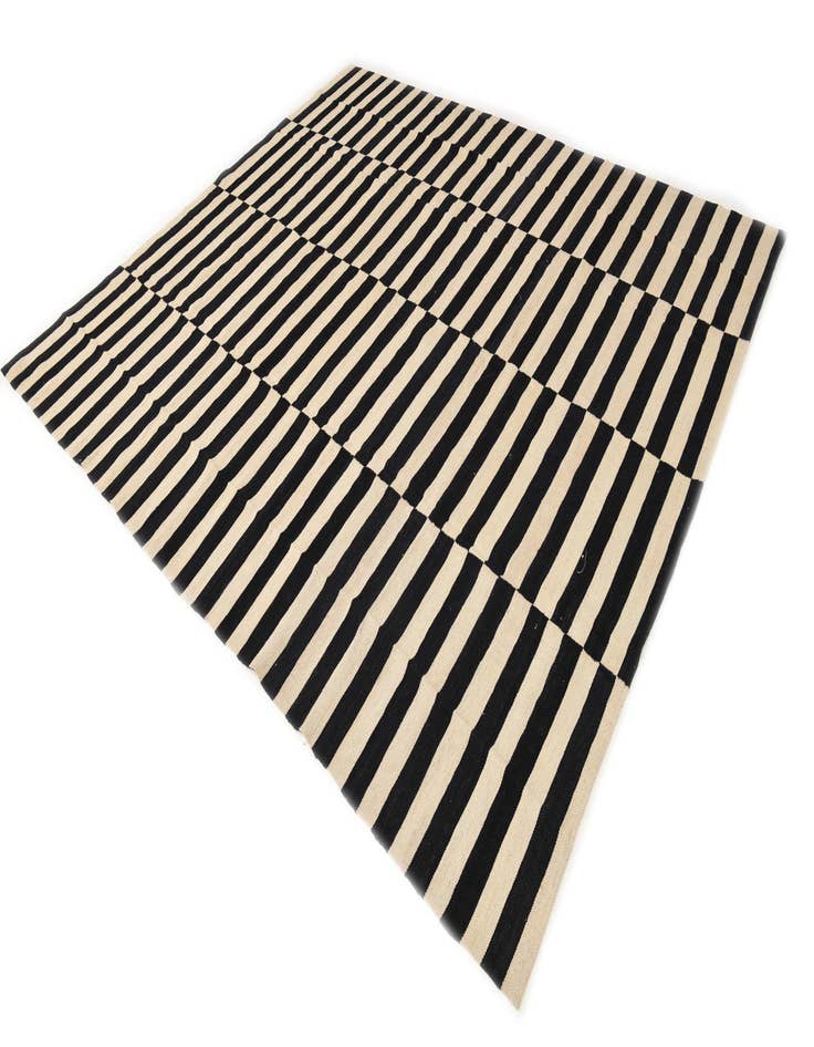 Detail image of 8' 5 x 9' 7  Hand Woven Kilim Modern Wool Rug