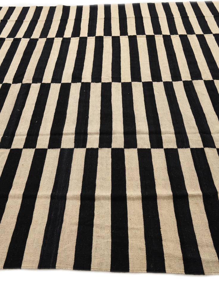 Detail image of 8' 5 x 9' 7  Hand Woven Kilim Modern Wool Rug