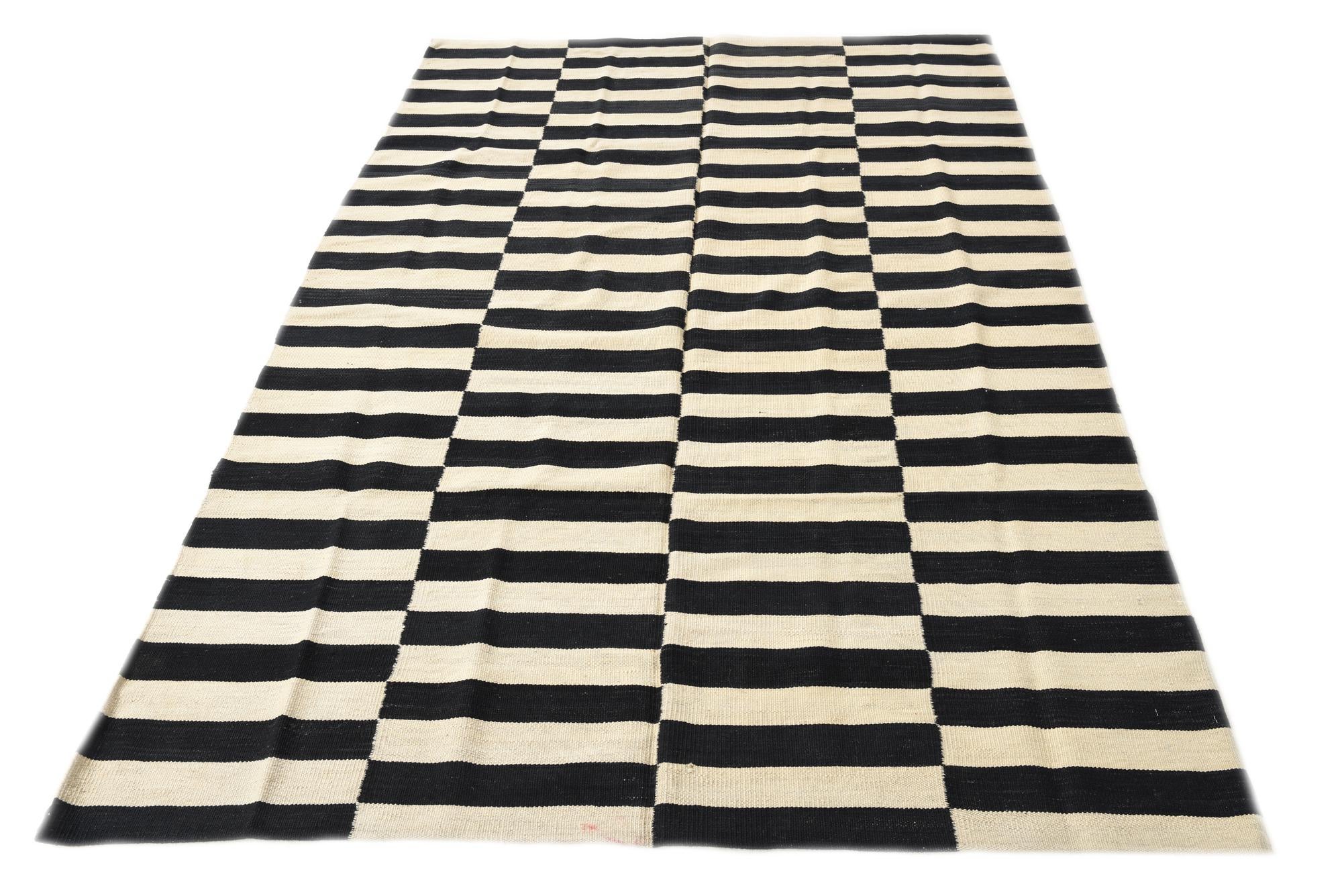 5' 4 x 7' 9 Hand Woven Kilim Modern Wool Rug