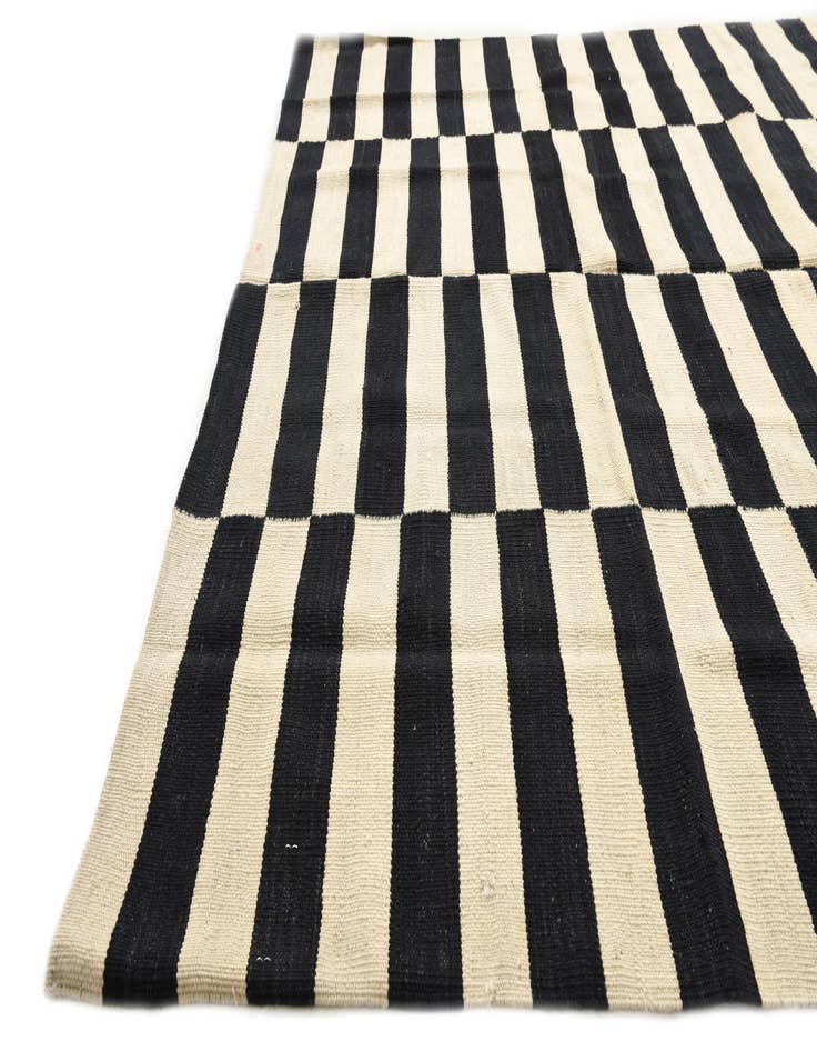 Detail image of 5' 4 x 7' 9  Hand Woven Kilim Modern Wool Rug