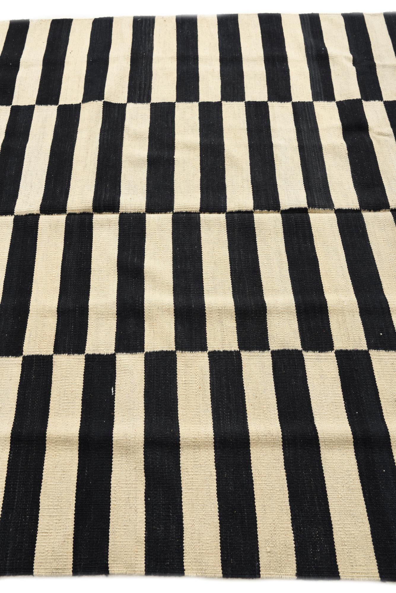 5' 4 x 7' 9 Hand Woven Kilim Modern Wool Rug
