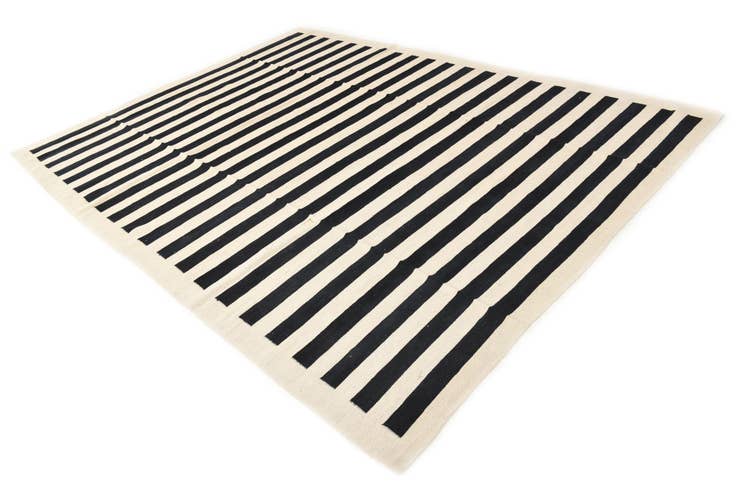 Detail image of 8' 3 x 11' Hand Woven Kilim Modern Wool Rug