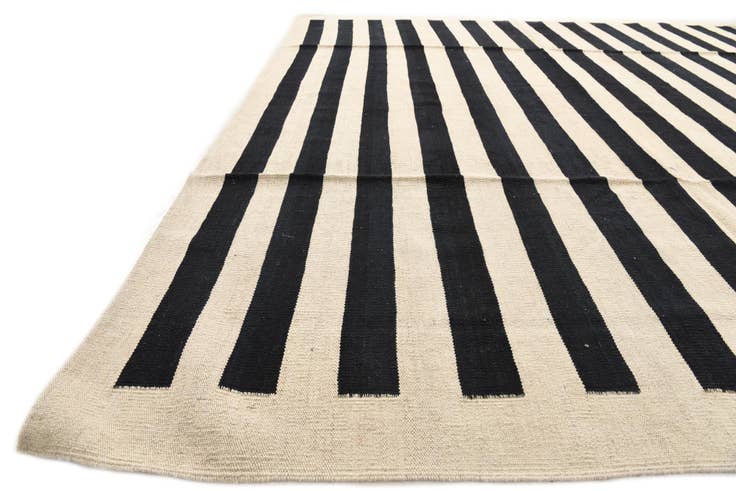 Detail image of 8' 3 x 11' Hand Woven Kilim Modern Wool Rug