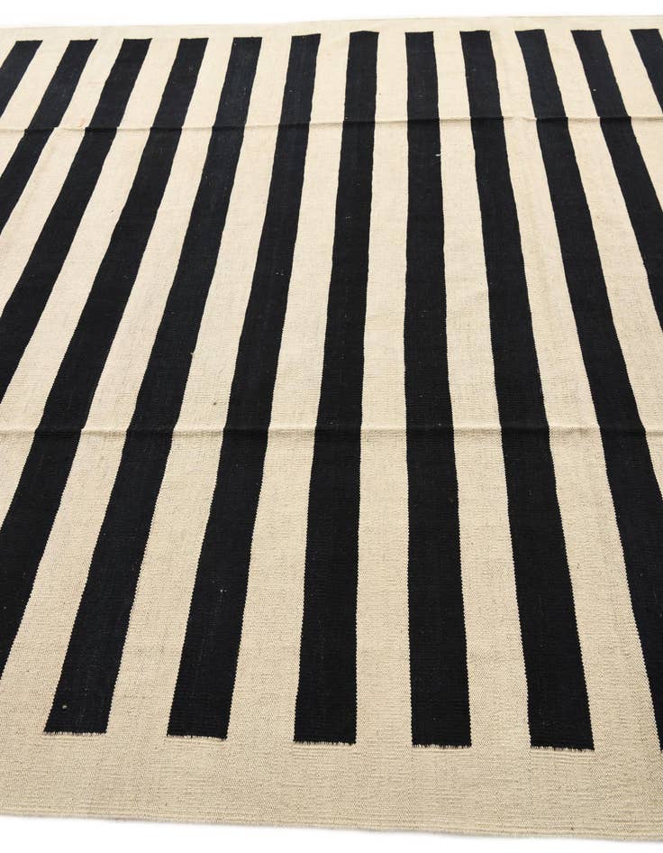 Detail image of 8' 3 x 11' Hand Woven Kilim Modern Wool Rug