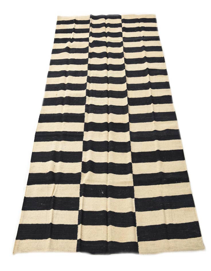 Detail image of 4' 2 x 5' 10  Hand Woven Kilim Modern Wool Rug