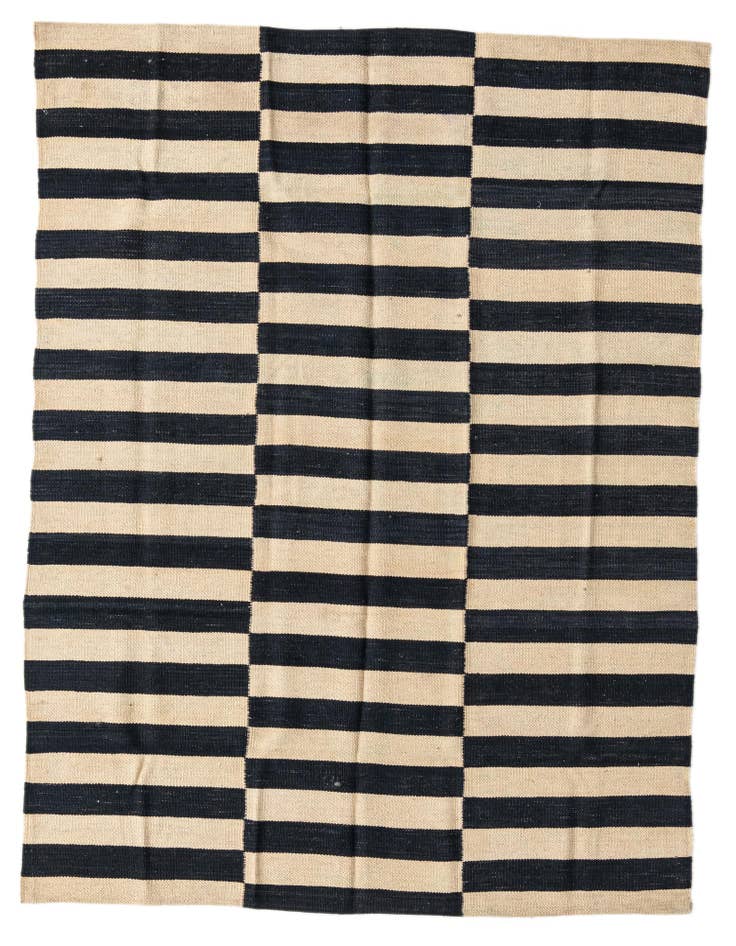 Detail image of 4' 2 x 5' 10 Hand Woven Kilim Modern Wool Rug