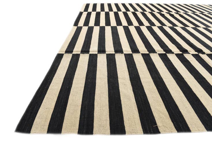 Detail image of 8' 7 x 11' 3 Hand Woven Kilim Modern Wool Rug