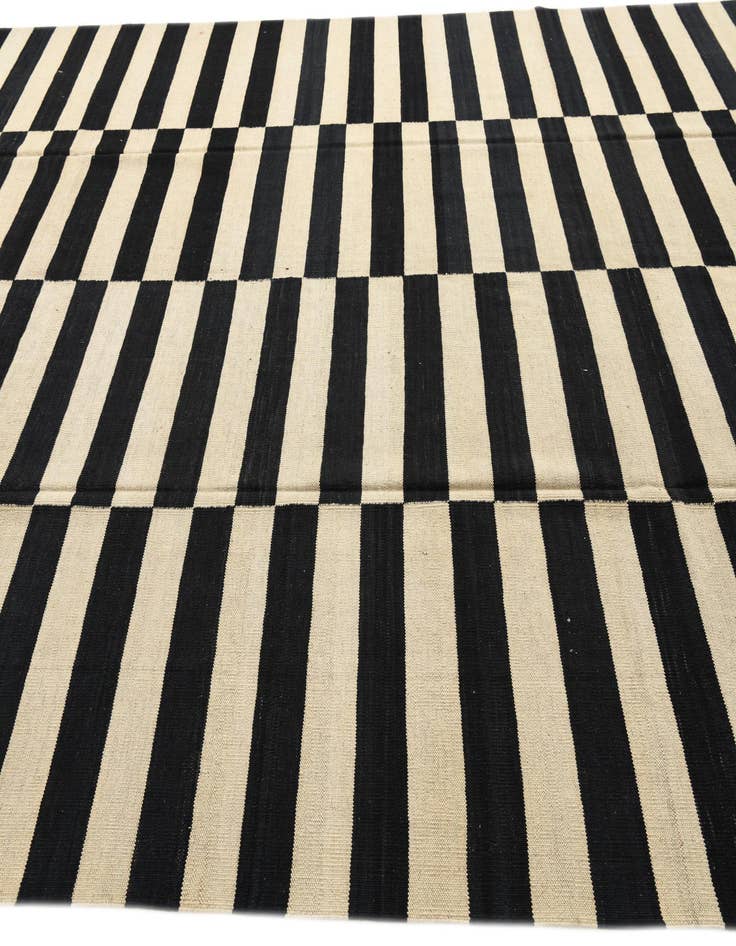 Detail image of 8' 7 x 11' 3  Hand Woven Kilim Modern Wool Rug