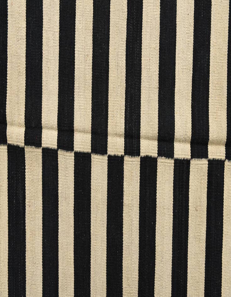 Detail image of 8' 7 x 11' 3  Hand Woven Kilim Modern Wool Rug