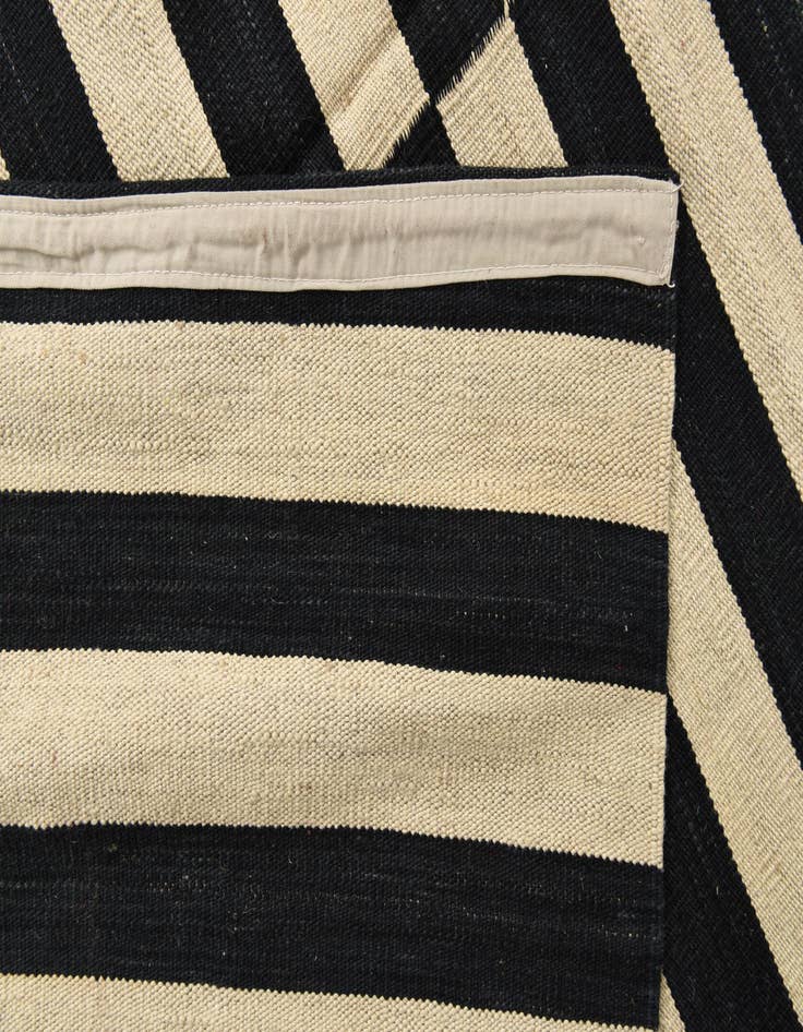 Detail image of 8' 7 x 11' 3  Hand Woven Kilim Modern Wool Rug