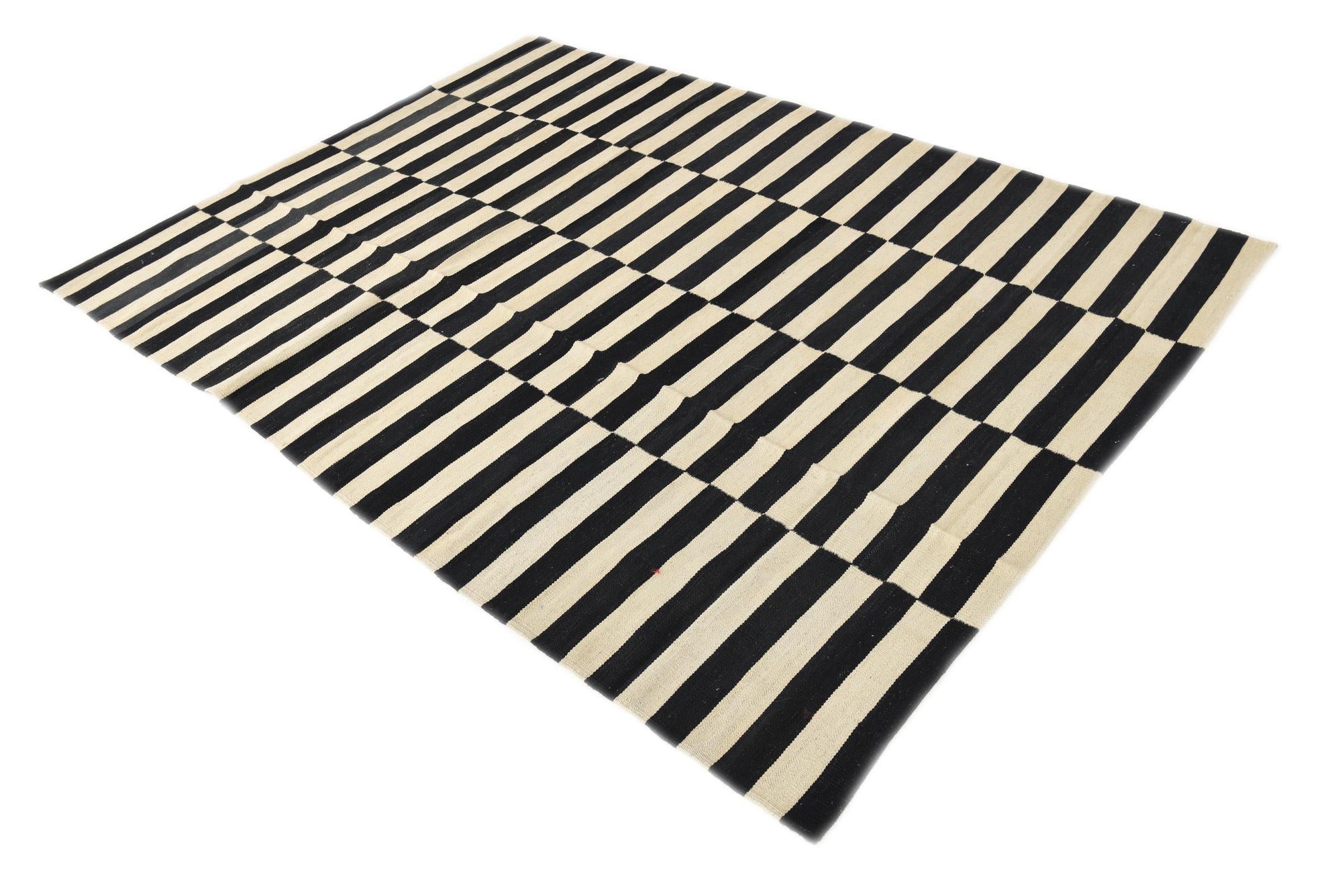 5' 7 x 7' 9 Hand Woven Kilim Modern Wool Rug