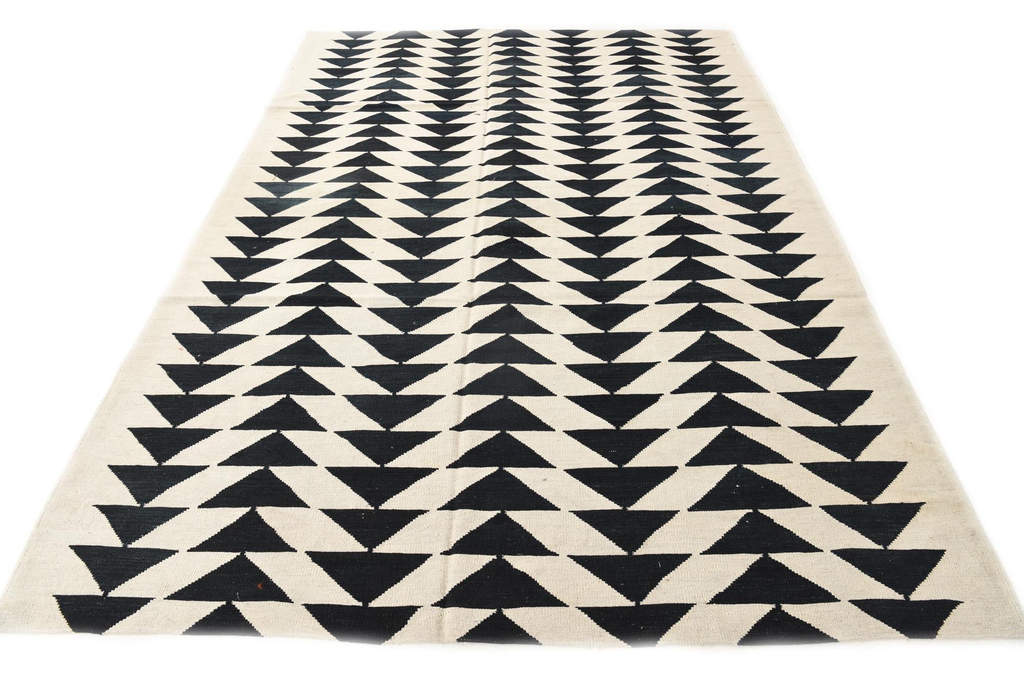 6' 7 x 9' 4 Hand Woven Kilim Modern Wool Rug