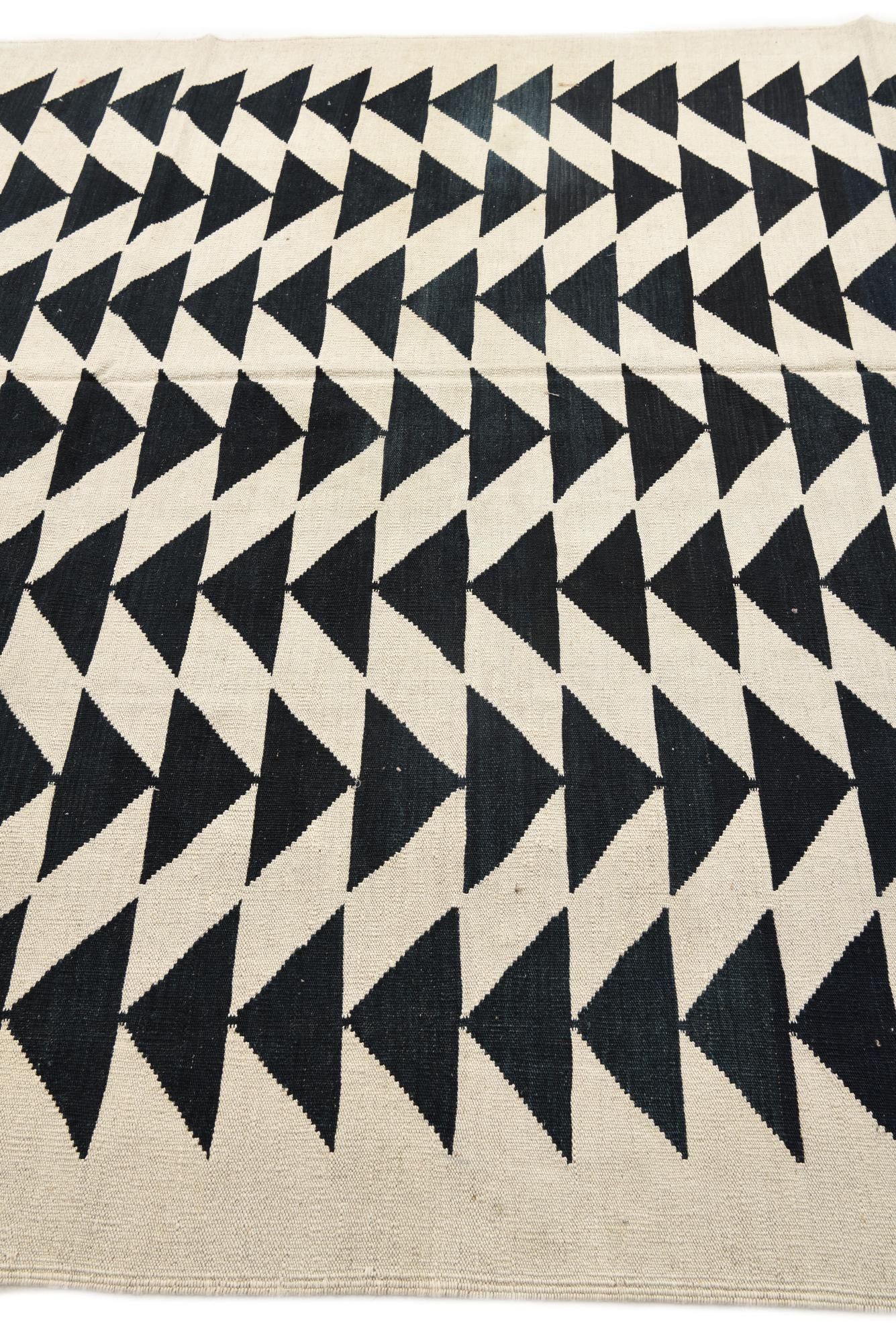 6' 7 x 9' 4 Hand Woven Kilim Modern Wool Rug