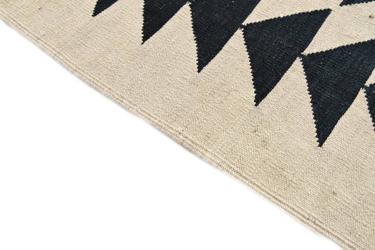Detail image of 6' 7 x 9' 4 Hand Woven Kilim Modern Wool Rug