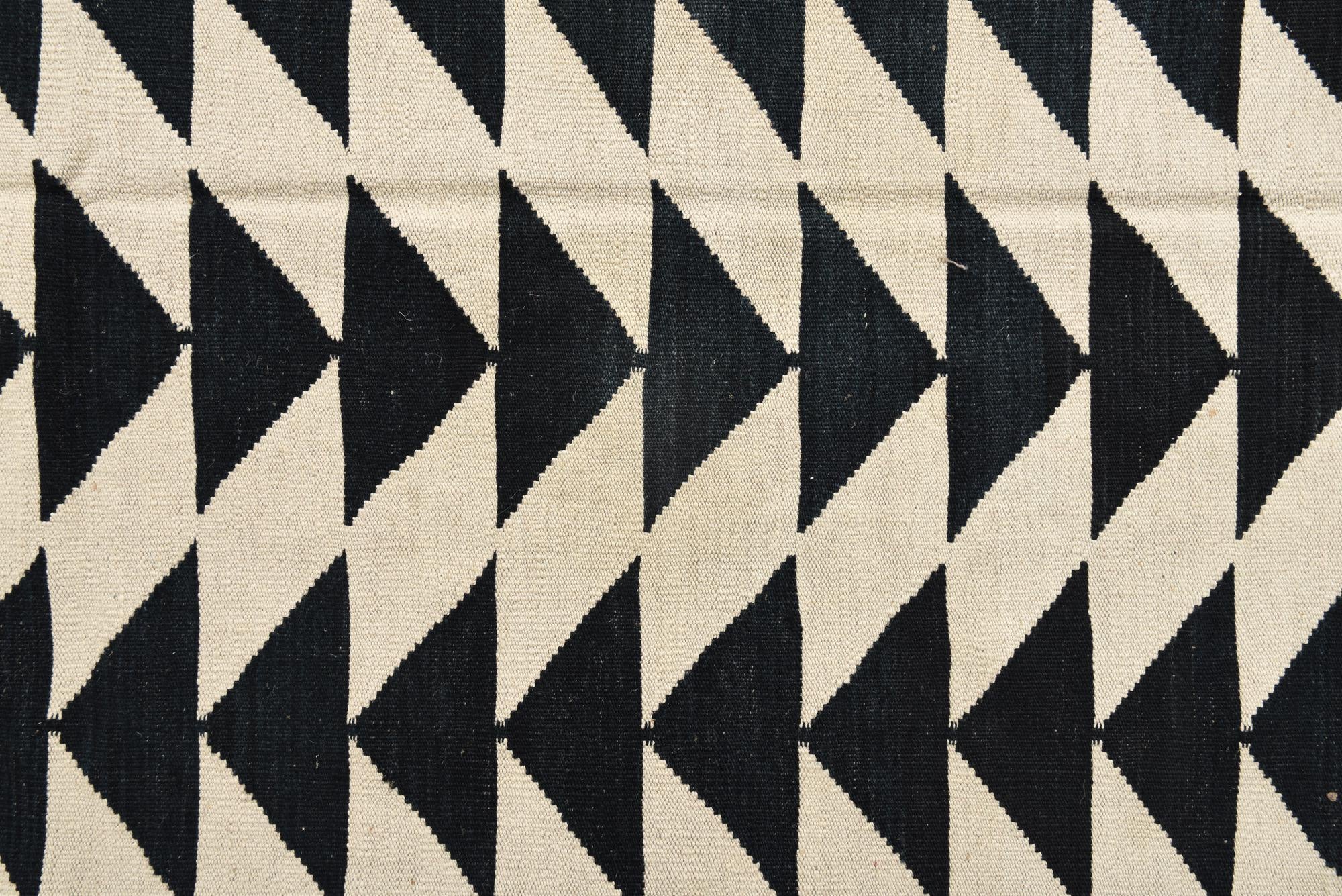6' 7 x 9' 4 Hand Woven Kilim Modern Wool Rug