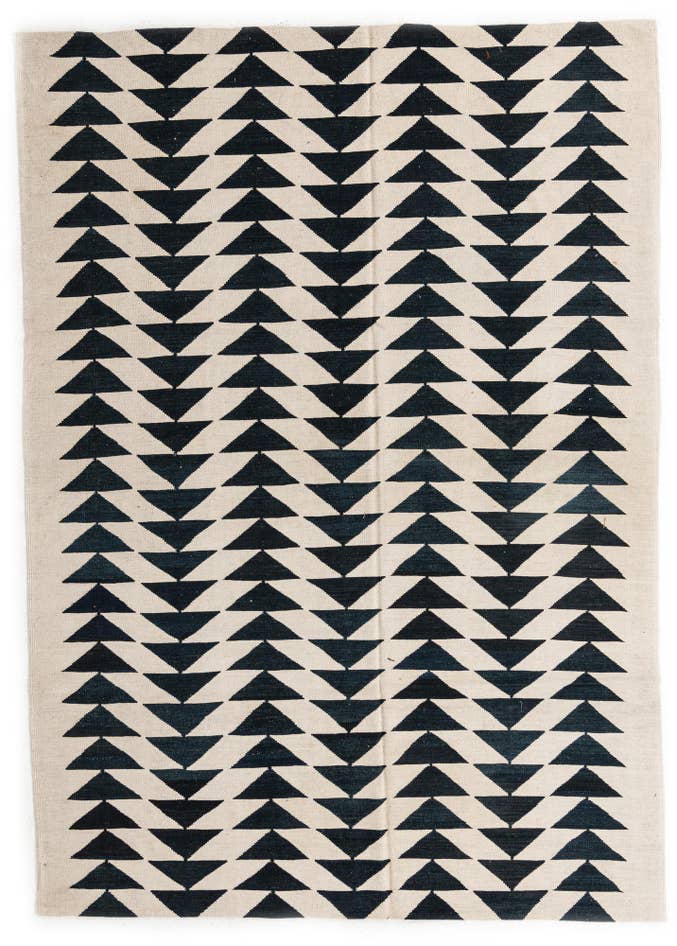 Detail image of 6' 7 x 9' 4 Hand Woven Kilim Modern Wool Rug