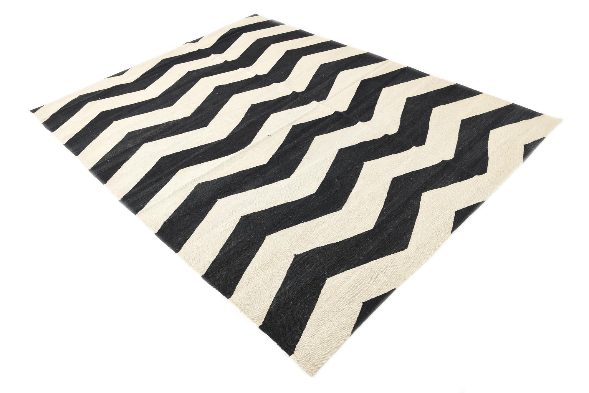 5' 10 x 7' 8 Hand Woven Kilim Modern Wool Rug