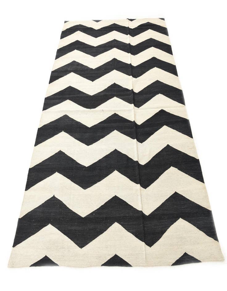 Detail image of 5' 10 x 7' 8  Hand Woven Kilim Modern Wool Rug