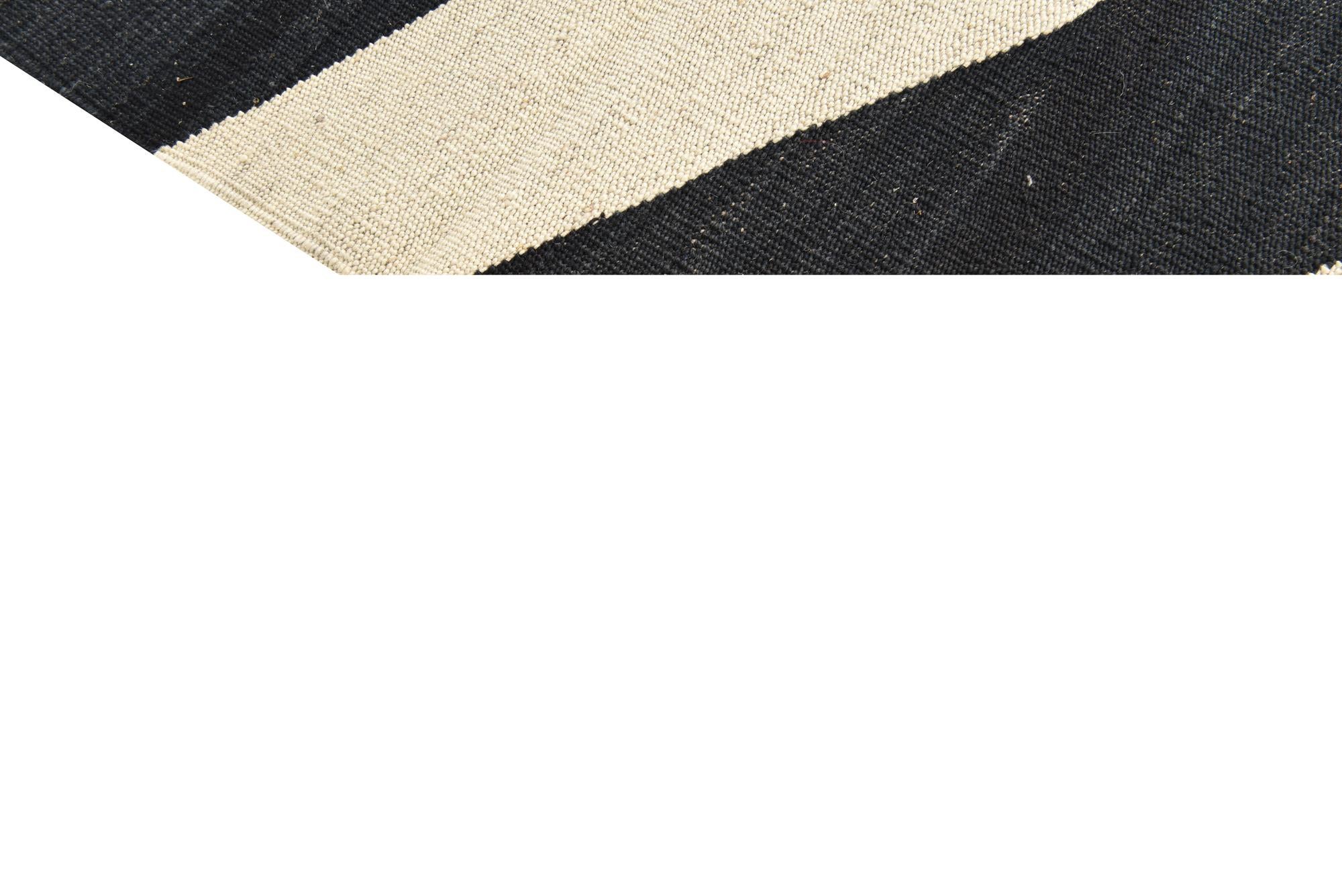 5' 10 x 7' 8 Hand Woven Kilim Modern Wool Rug