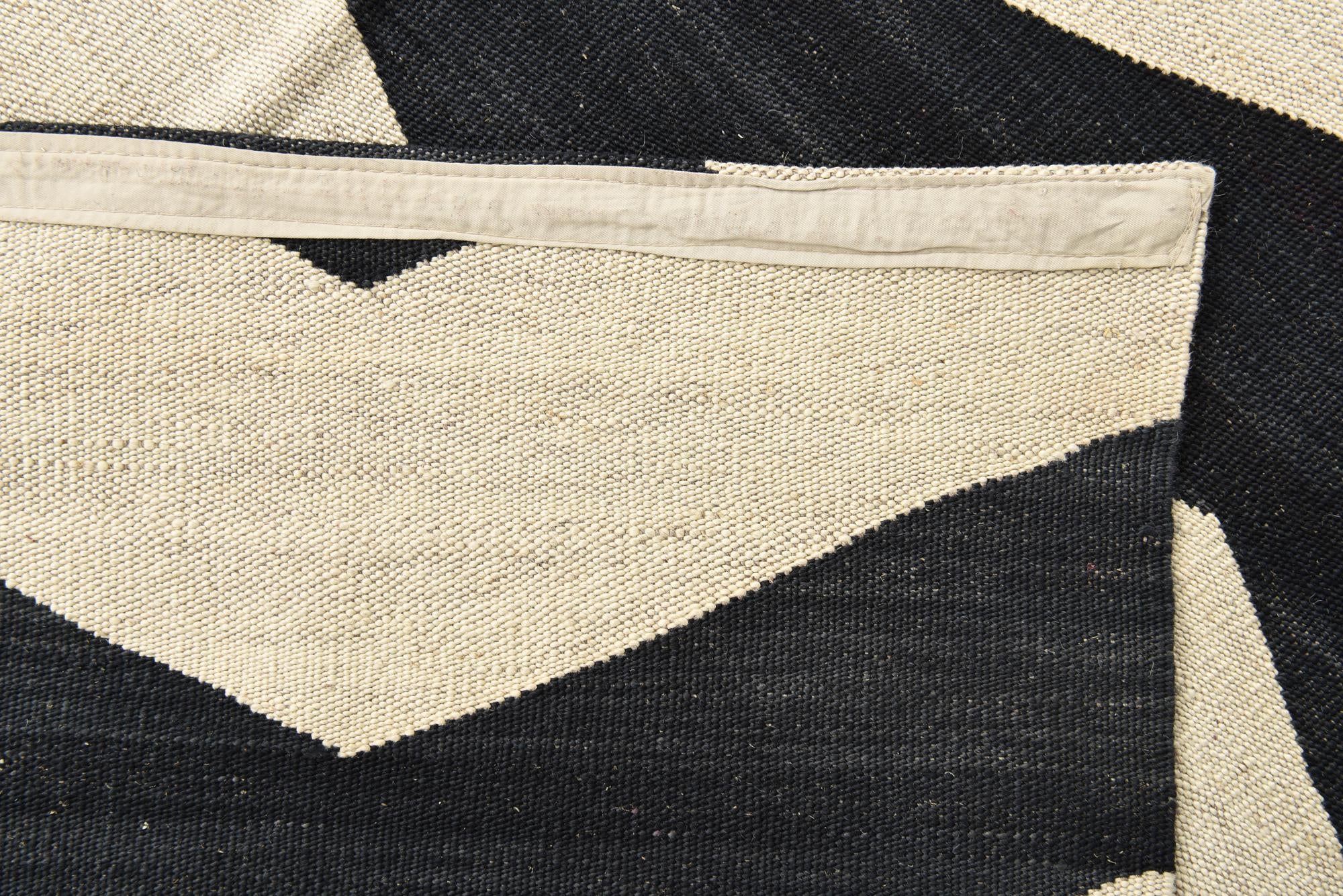 5' 10 x 7' 8 Hand Woven Kilim Modern Wool Rug