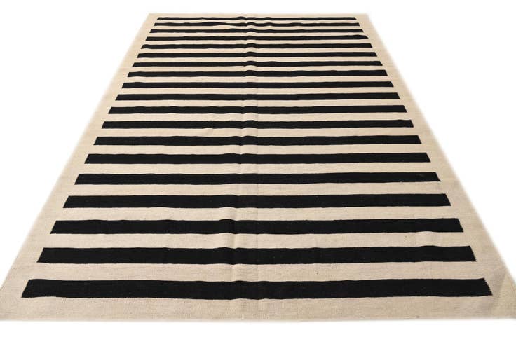 Detail image of 6' 10 x 9' 9 Hand Woven Kilim Modern Wool Rug