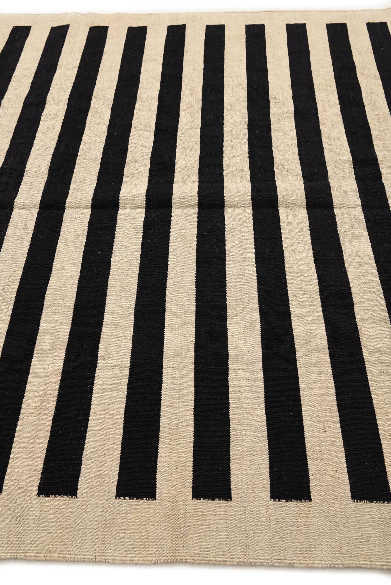 6' 9 x 9' 11 Hand Woven Kilim Modern Wool Rug