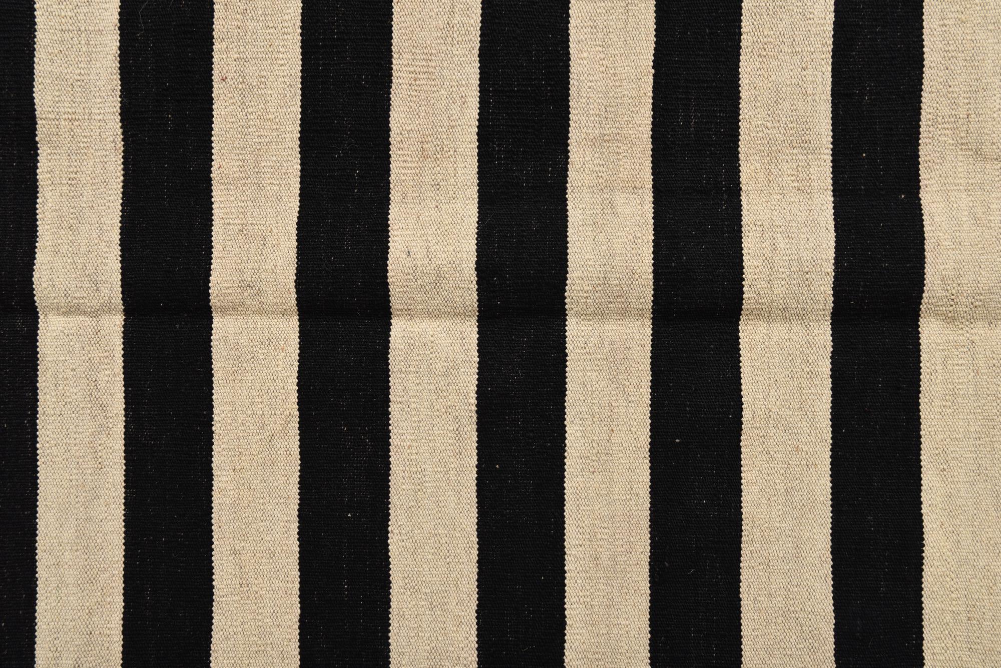 6' 9 x 9' 11 Hand Woven Kilim Modern Wool Rug