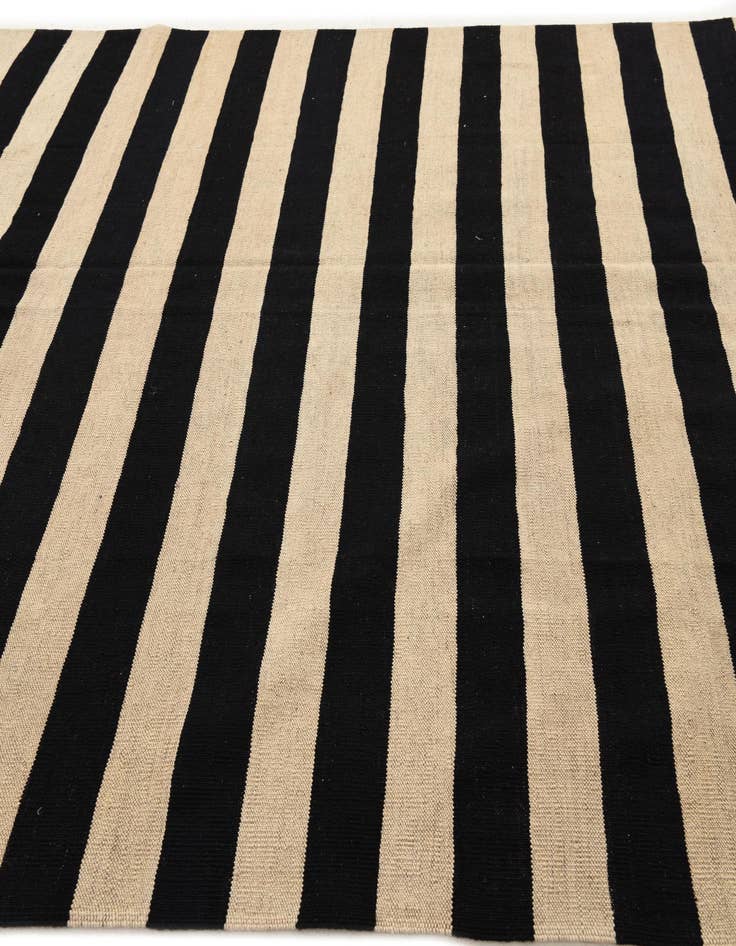 Detail image of 6' 7 x 9' 8  Hand Woven Kilim Modern Wool Rug