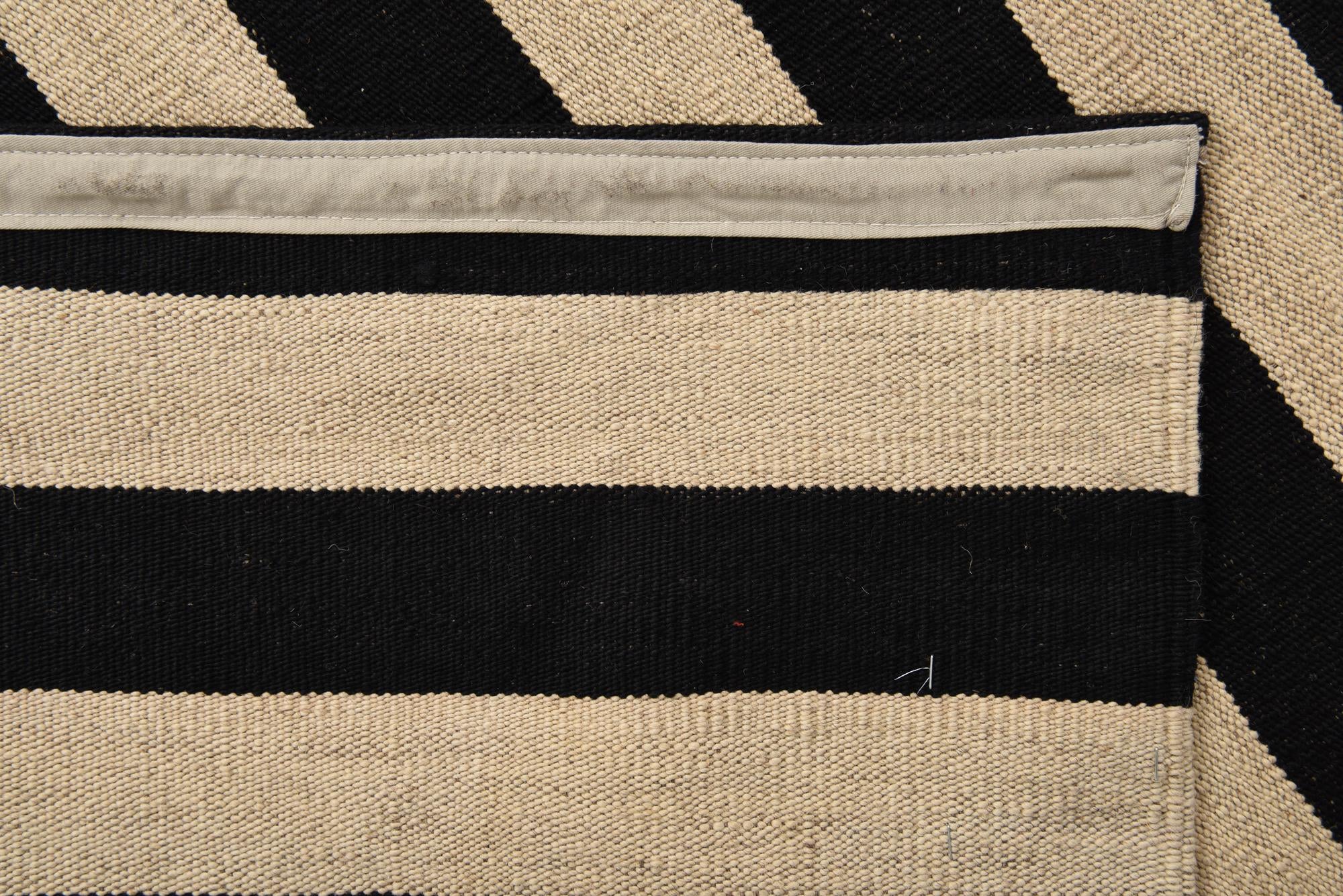 6' 7 x 9' 8 Hand Woven Kilim Modern Wool Rug