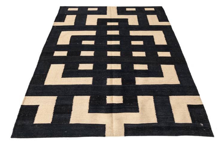 Detail image of 4' 4 x 6' Hand Woven Kilim Modern Wool Rug