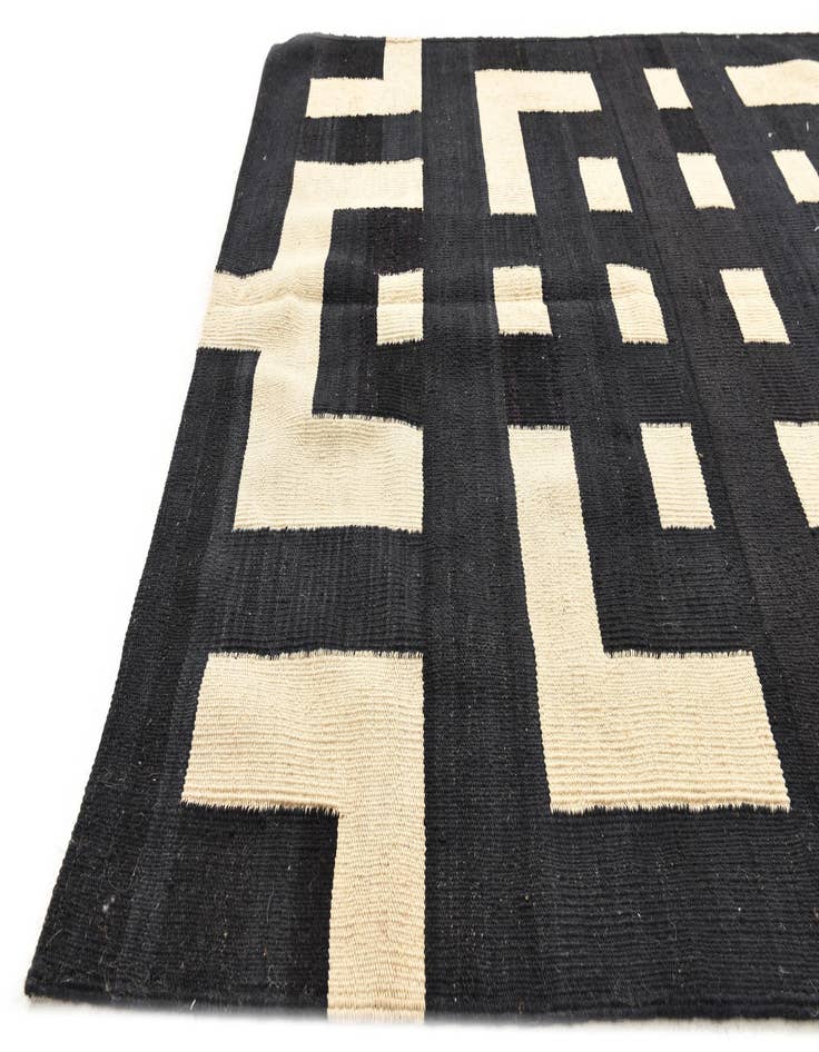 Detail image of 4' 4 x 6'  Hand Woven Kilim Modern Wool Rug