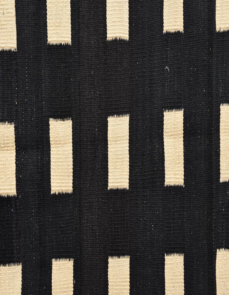 Detail image of 4' 4 x 6'  Hand Woven Kilim Modern Wool Rug