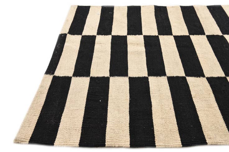 Detail image of 2' 8 x 3' 10 Hand Woven Kilim Modern Wool Rug
