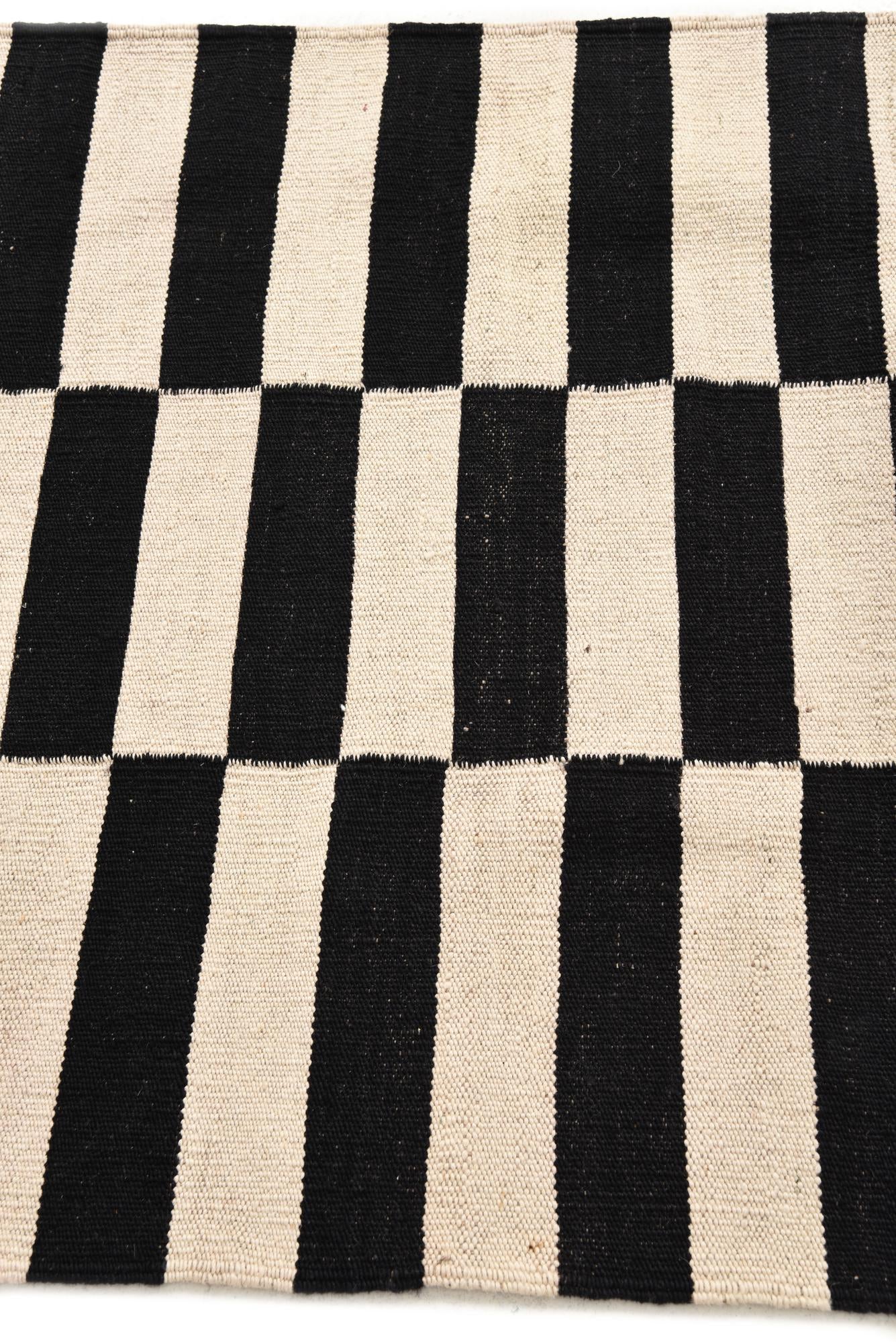 2' 8 x 3' 10 Hand Woven Kilim Modern Wool Rug