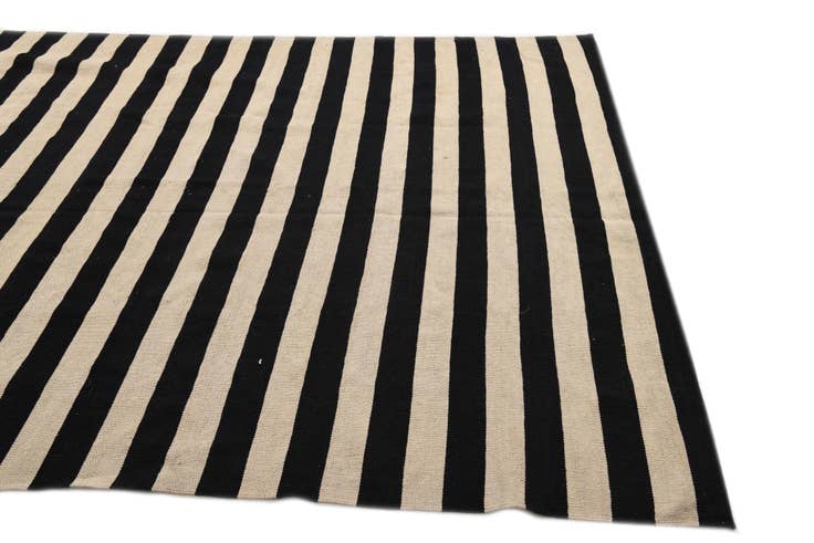 Detail image of 7' x 9' 8 Hand Woven Kilim Modern Wool Rug