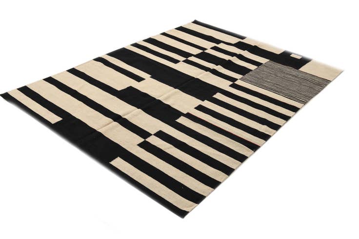 Detail image of 5' 7 x 7' 7 Hand Woven Kilim Modern Wool Rug