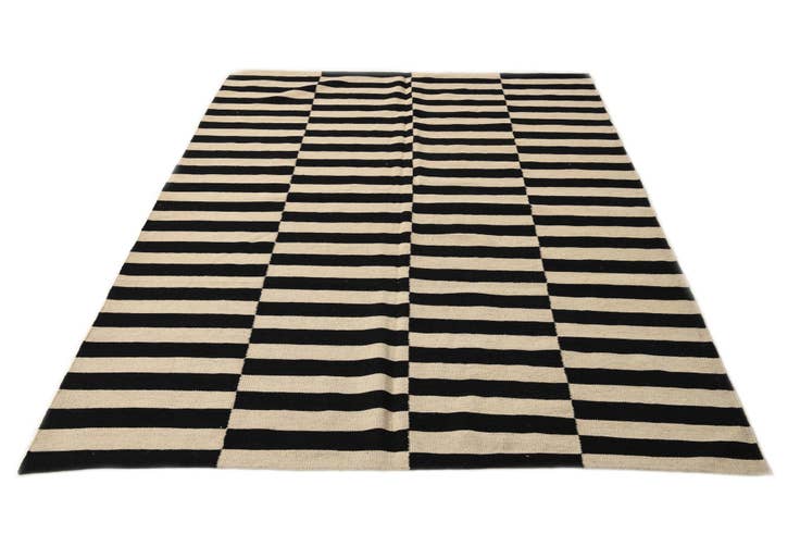 Detail image of 5' 10 x 7' 9 Hand Woven Kilim Modern Wool Rug
