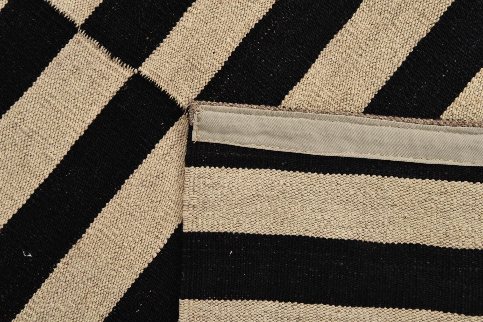 5' 10 x 7' 9 Hand Woven Kilim Modern Wool Rug