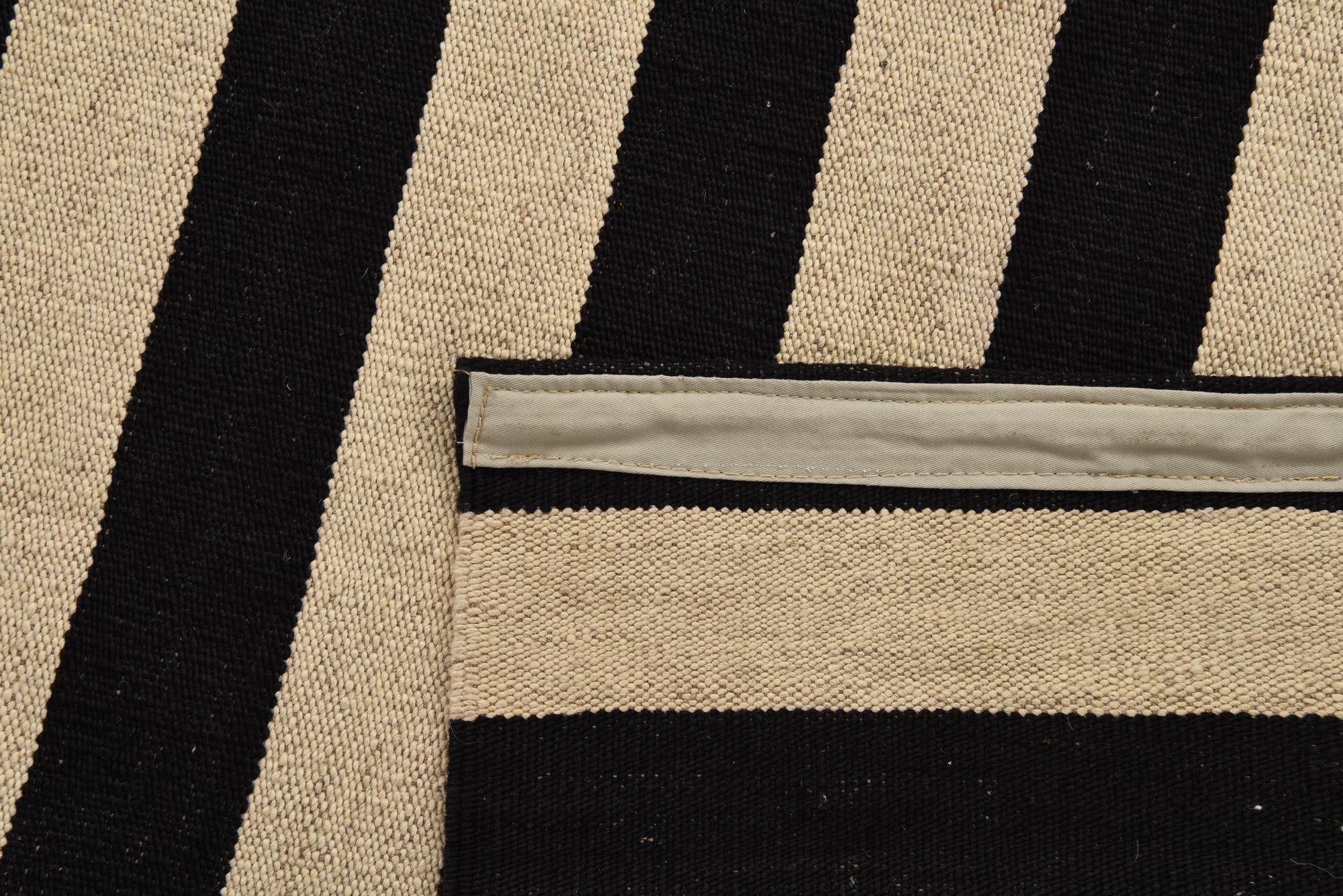 5' 9 x 7' 8 Hand Woven Kilim Modern Wool Rug