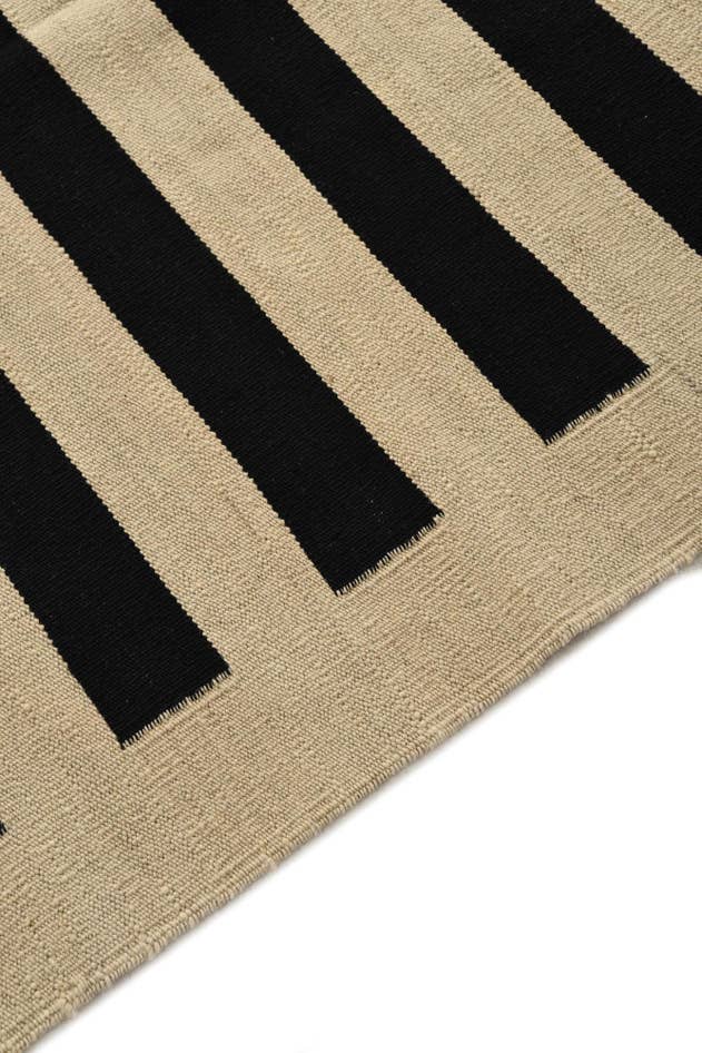 Detail image of 5' 7 x 7' 8 Hand Woven Kilim Modern Wool Rug