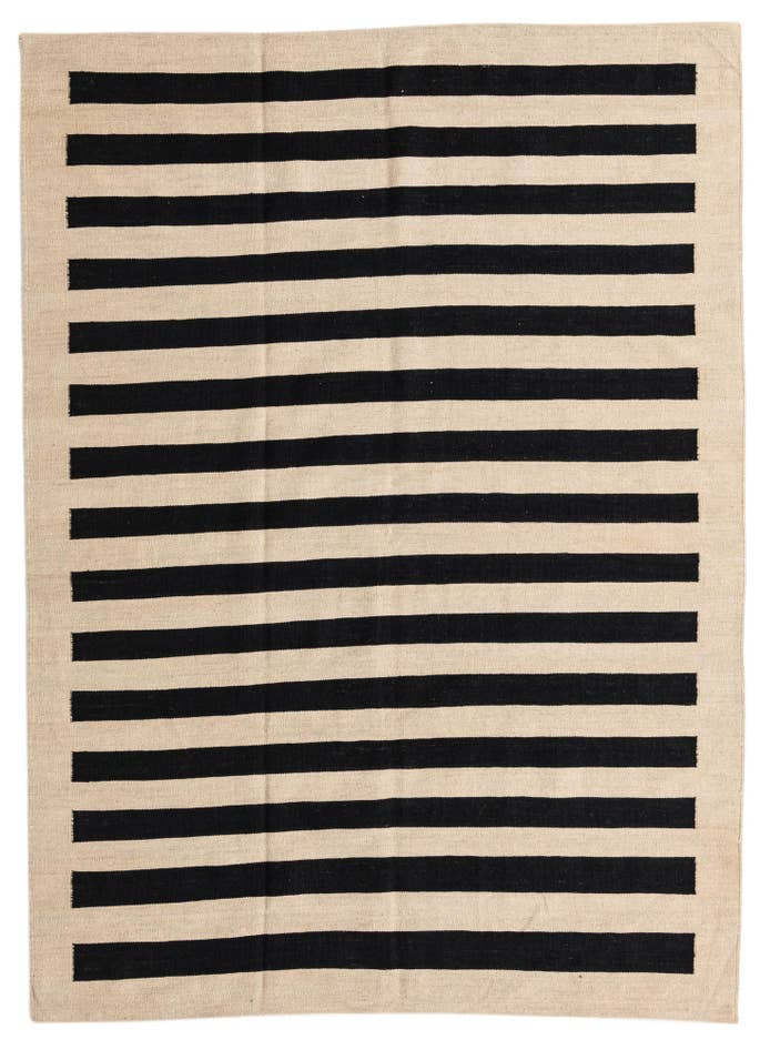 Detail image of 5' 7 x 7' 8 Hand Woven Kilim Modern Wool Rug