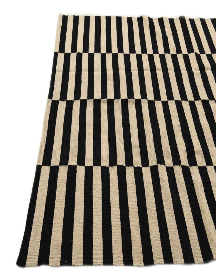 Detail image of 5' 7 x 7' 8  Hand Woven Kilim Modern Wool Rug