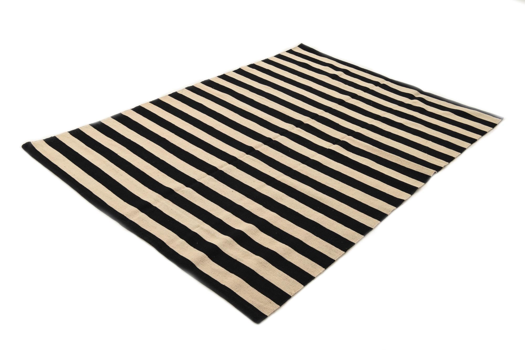 5' 6 x 7' 8 Hand Woven Kilim Modern Wool Rug