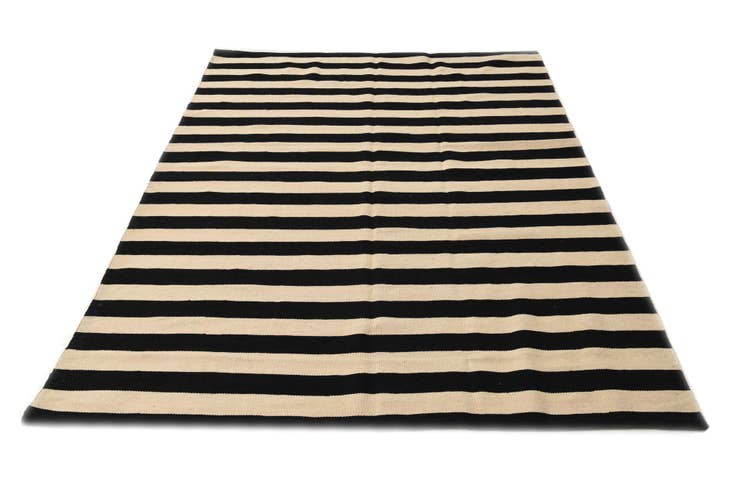 Detail image of 5' 6 x 7' 8 Hand Woven Kilim Modern Wool Rug