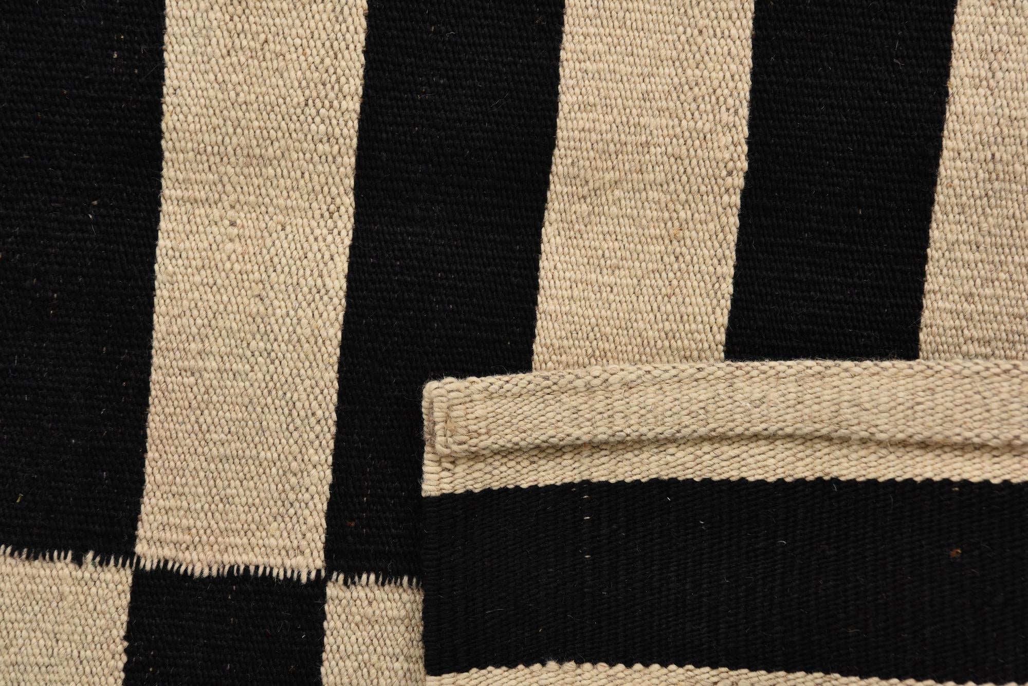 2' 8 x 3' 9 Hand Woven Kilim Modern Wool Rug