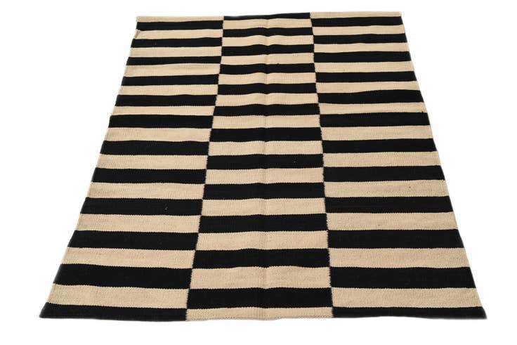 Detail image of 3' 3 x 4' 9 Hand Woven Kilim Modern Wool Rug