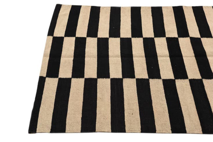 Detail image of 3' 3 x 4' 9 Hand Woven Kilim Modern Wool Rug