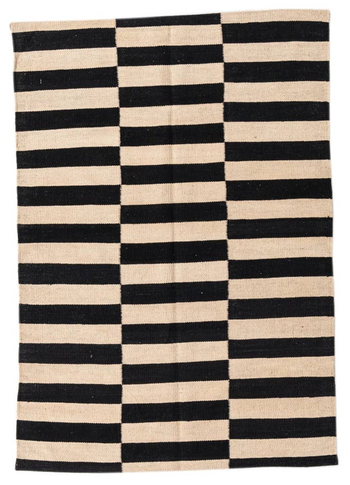 Detail image of 3' 3 x 4' 9 Hand Woven Kilim Modern Wool Rug