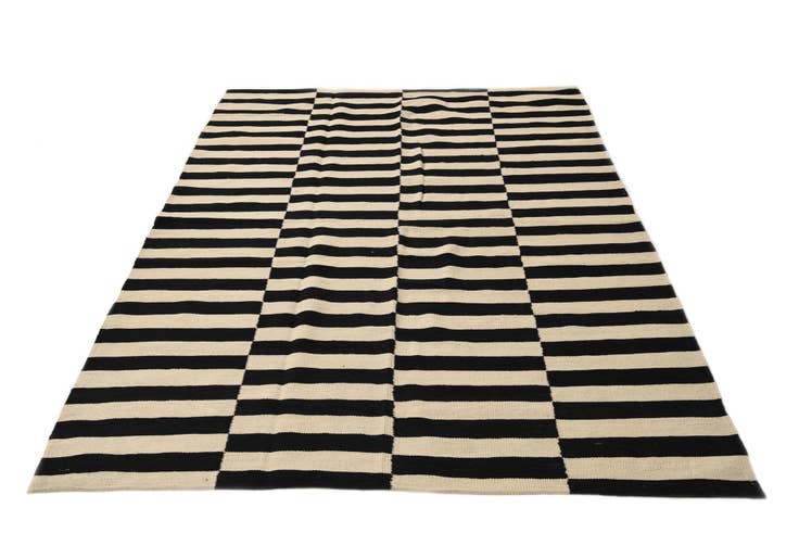 Detail image of 5' 4 x 7' 10 Hand Woven Kilim Modern Wool Rug